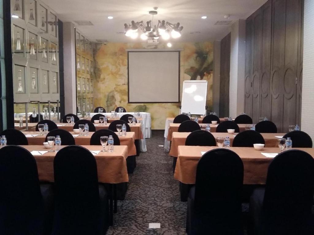 Couleur Hotel Cengkareng Yakarta Exterior foto